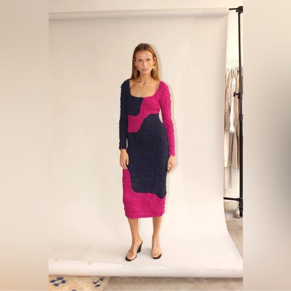 Mara Hoffman Amy Dress in Navy Multi Popcorn
Midi Purple Blue Size Medium - Picture 10 of 10